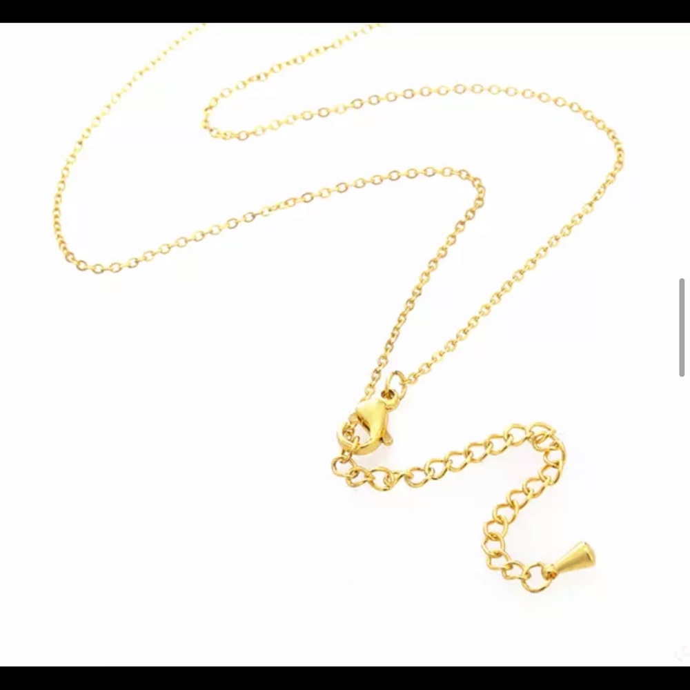 18k plated circle w/butterfly pendant necklace - Picture 2 of 11
